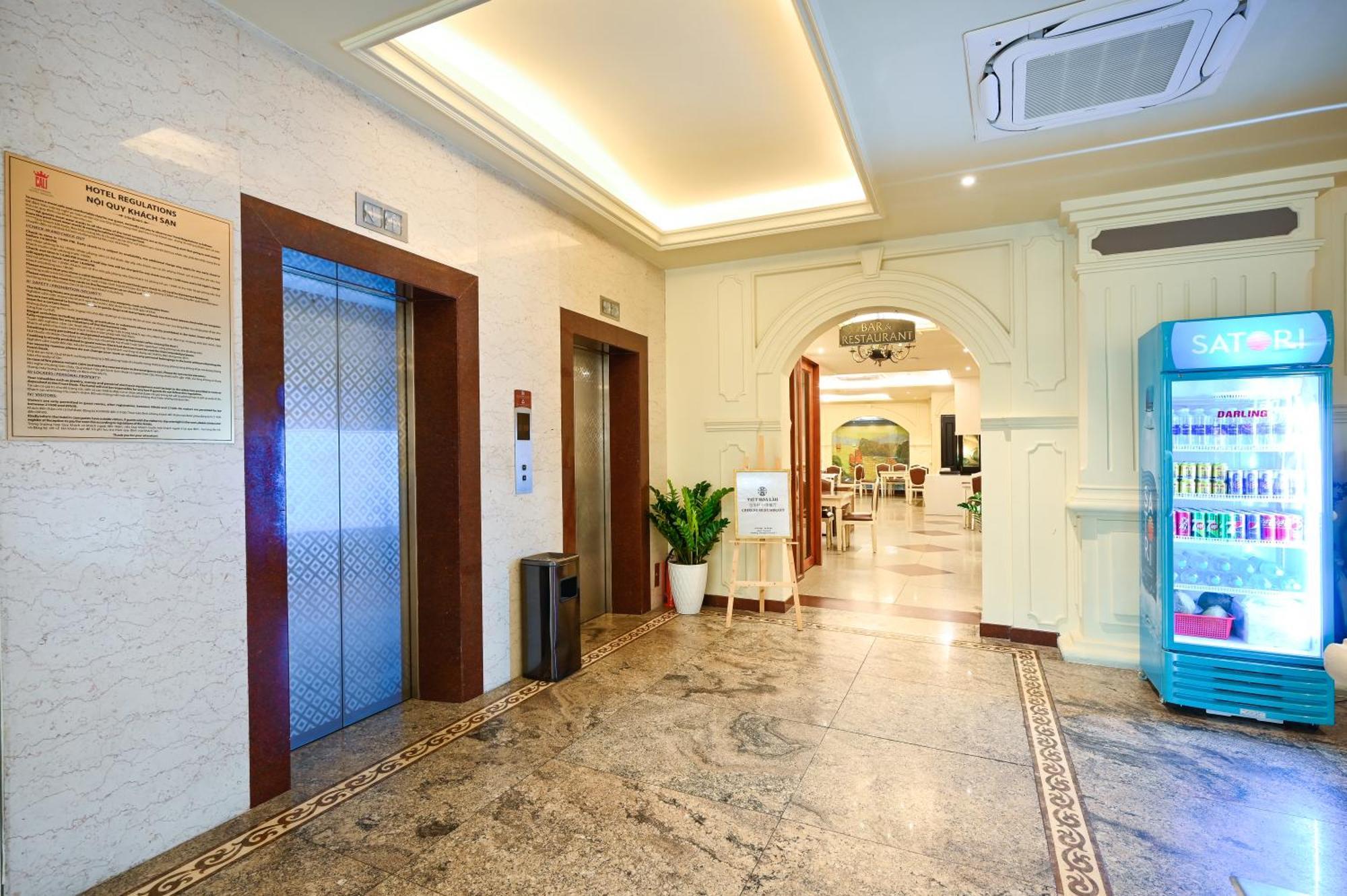 California Saigon Hotel & Rooftop Pool Ho Chi Minh City Exterior photo